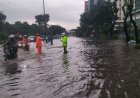 Banjir Rendam Sejumlah Titik di Jakarta, Brimob hingga Polair PMJ Dikerahkan Dukung Operasi Kemanusiaan